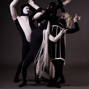 LABERINTO: Pieza de danza contemporánea bajo la dirección de Lea Anderson de Inglaterra